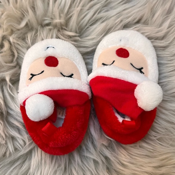 Adorable Baby Christmas Santa Slippers 12-18 Months - Boy or Girl - brand new! - Picture 6 of 10